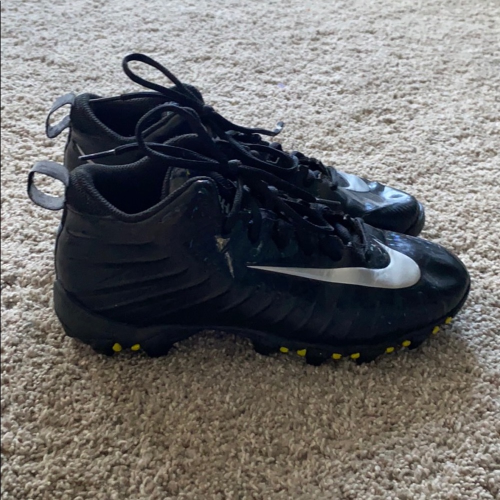 Nike aloha cleats size 5.5